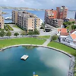 Central 40Kvd Ap Walking Distance To Everything